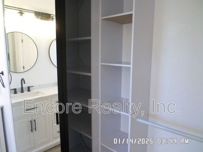 Building Photo - 2149 Bluewater Ln