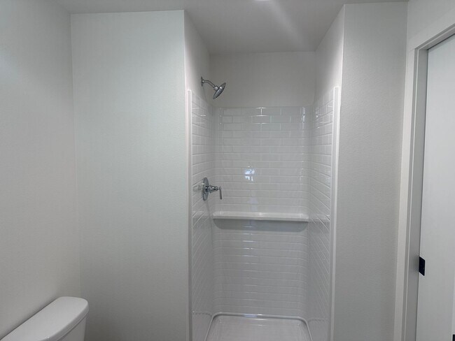 Building Photo - Live Easy Colby Heights, Brand new apartments!