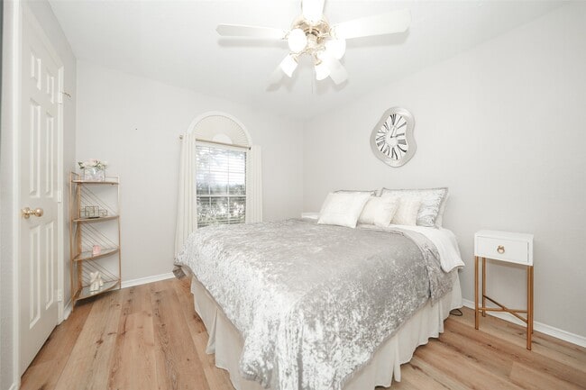 Building Photo - 6210 Fawnlake Dr