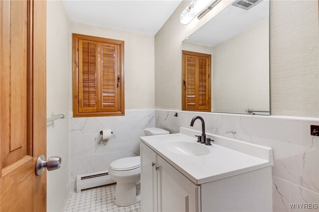 Building Photo - 71 Chaumont Dr
