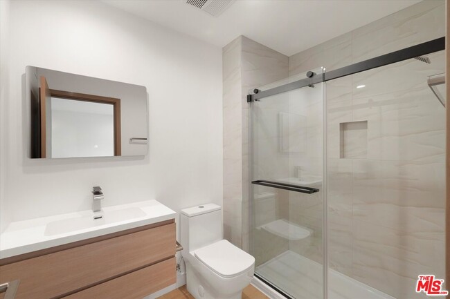 Building Photo - 11025 Blix St