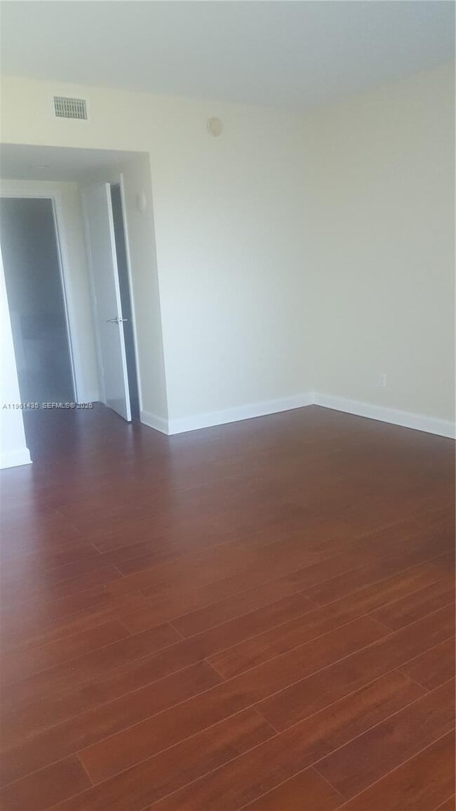 Building Photo - 14951 Royal Oaks Ln