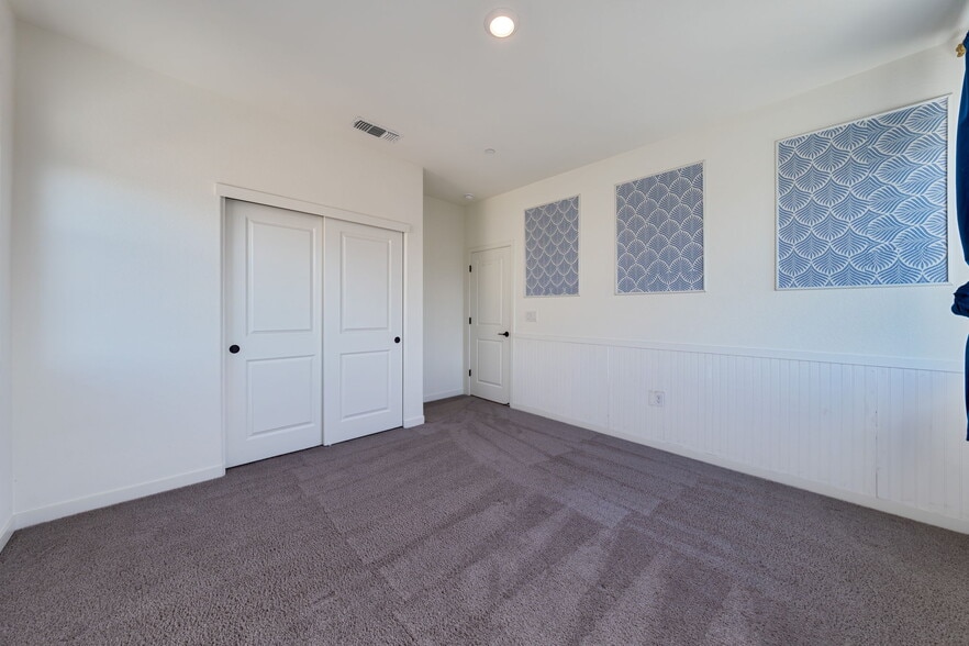 Building Photo - 4522 Drowsy Water Way