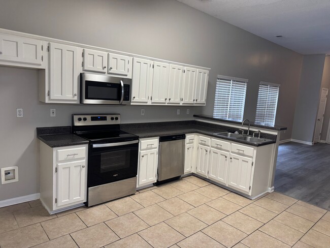 Building Photo - 769 Burton Ln