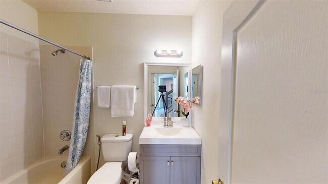 Building Photo - 3044 Camino Real Dr S