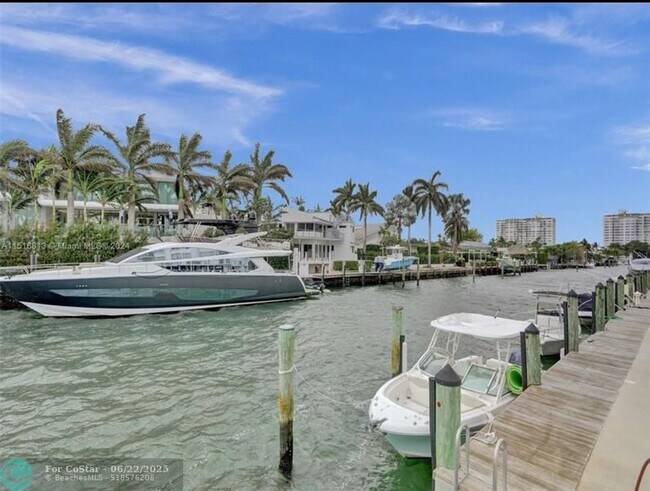 Building Photo - 11930 N Bayshore Dr
