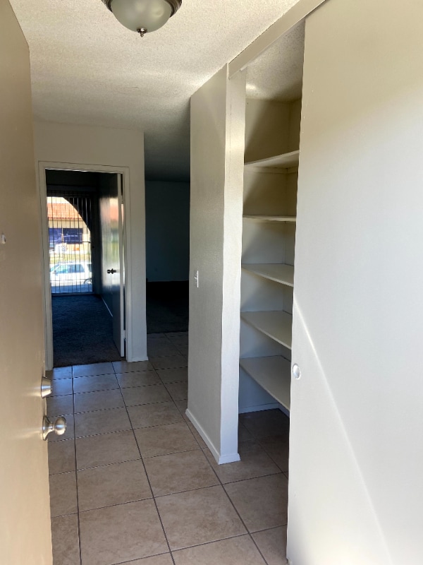 Building Photo - 1073 Estes St