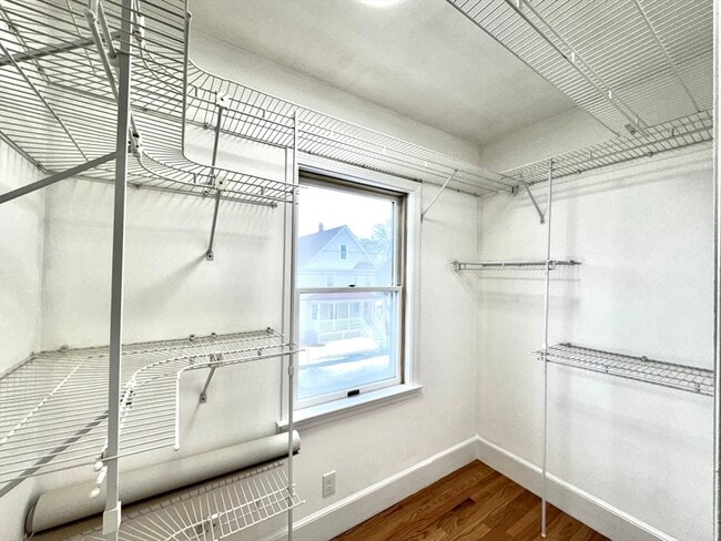 Building Photo - 98 Safford St