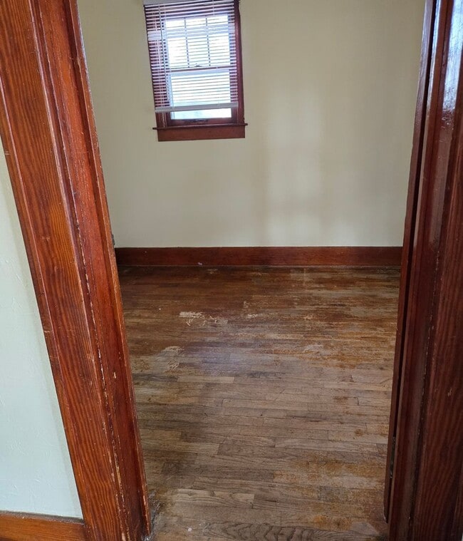 Building Photo - 1829 Norman Ave