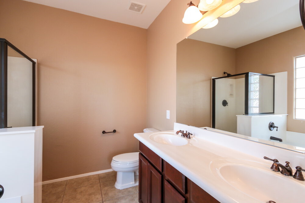 Building Photo - 6303 S 43rd Dr