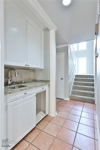 Building Photo - 55 Fairway Oaks Blvd