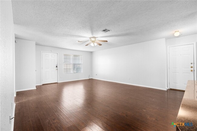 Building Photo - 4203 Fieldcrest Dr
