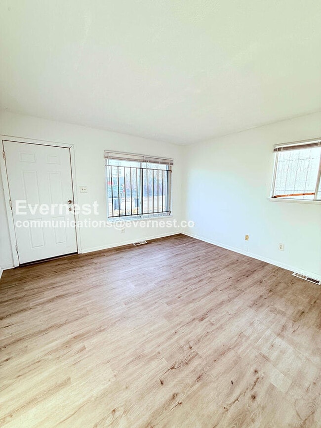 Building Photo - 14439 Kent St