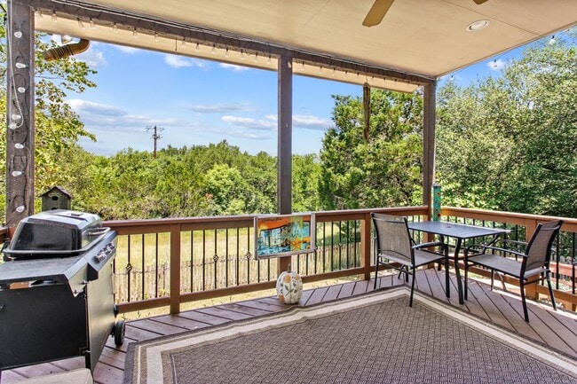 Building Photo - 5950 Mesa Verde Cir