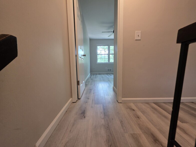 Building Photo - 2803 Kent Pl