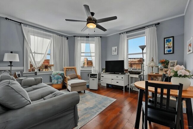 Primary Photo - 25 Roslyn St