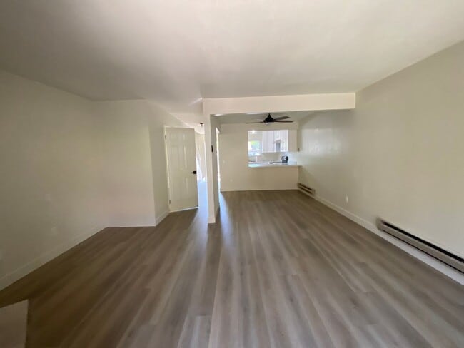 Building Photo - 1481 Parkway Dr