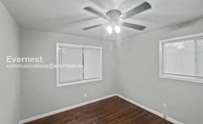 Building Photo - 244 E Haven Dr