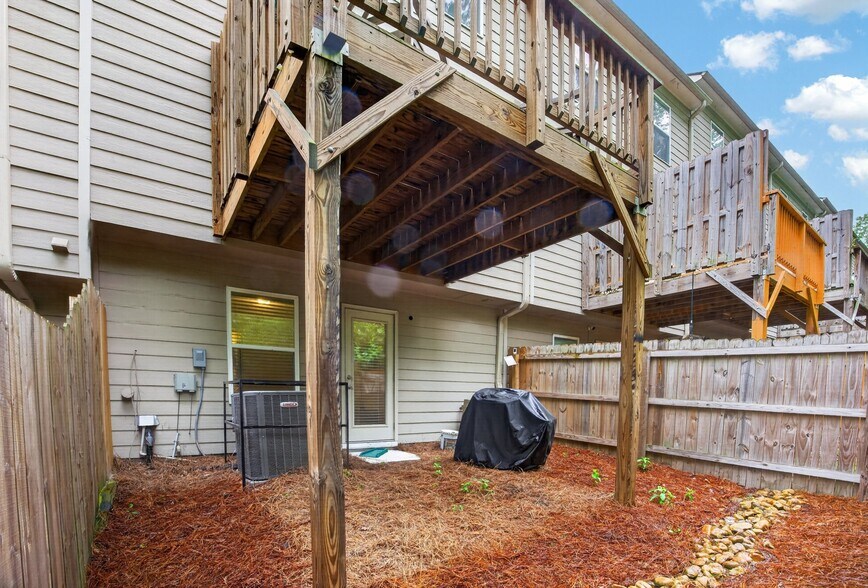 Building Photo - 865 Society Cir