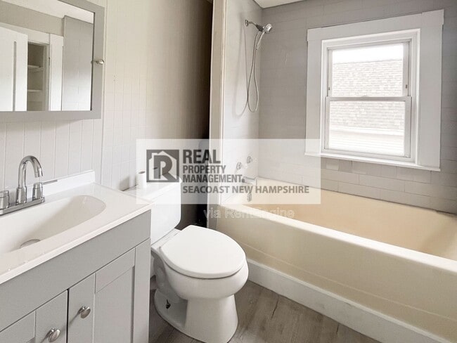 Building Photo - 15 Court St