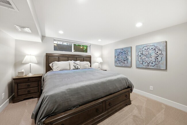 Building Photo - 2721 Wilshire Dr S
