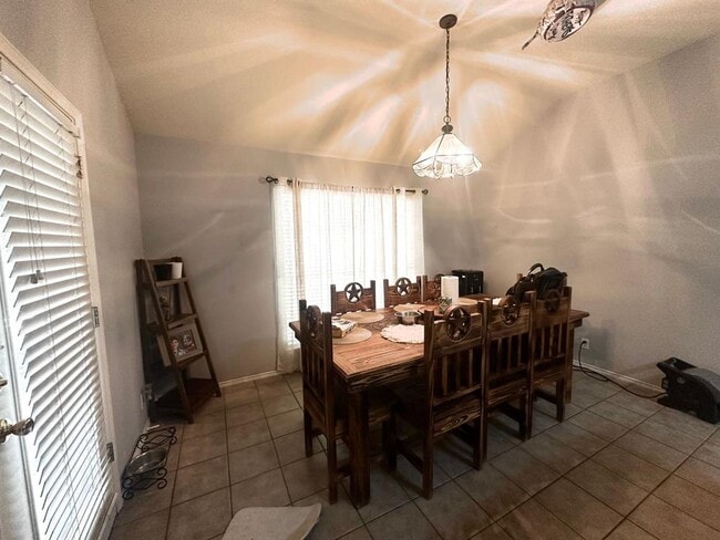 Building Photo - 1307 Wide Antler Cove