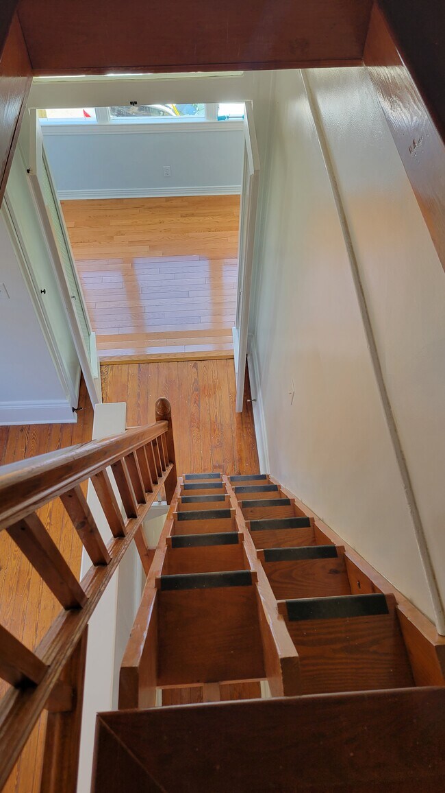 Building Photo - 2921 Lepage St