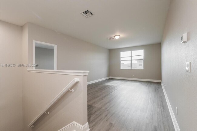 Building Photo - 1183 NW Leonardo Cir