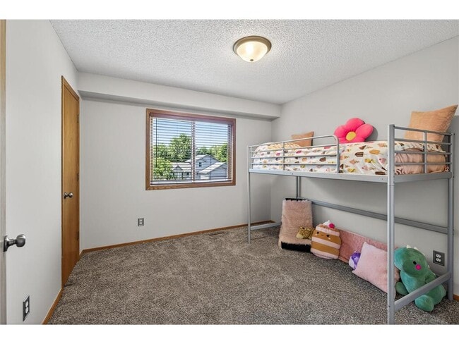 Building Photo - 4133 Sunset Trail N