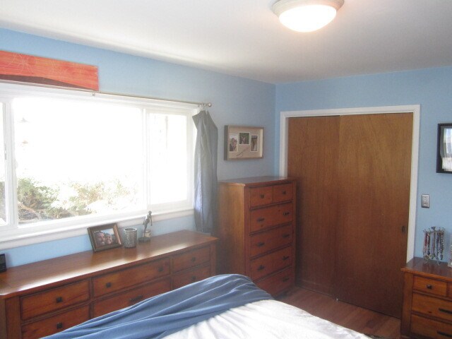 Building Photo - 3 Bed 2 Bath Martin Acres Home With Large Backyard & Flatiron Views!