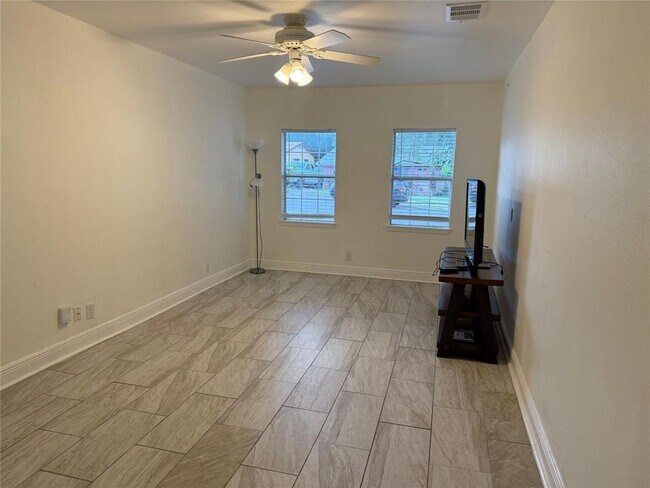 Building Photo - 6307 Huntleigh Way