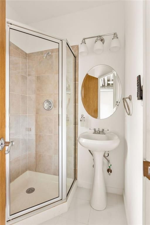 Building Photo - 5 Krog St NE