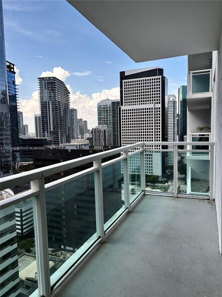 Building Photo - 951 Brickell Ave