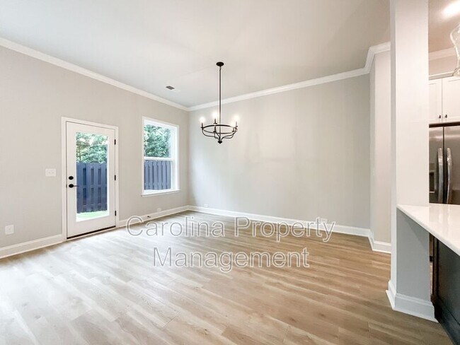 Building Photo - 8229 Houser St