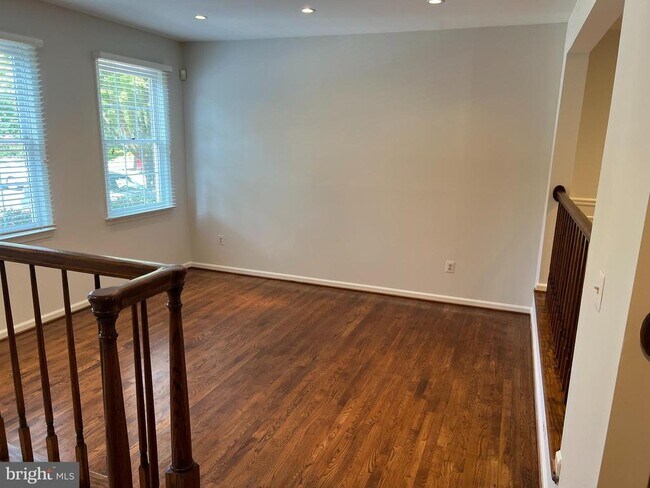 Building Photo - 5723 Brewer House Cir