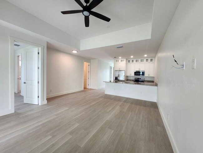 Building Photo - Brand New Duplex