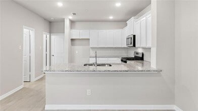 Building Photo - 3716 Paradise Way