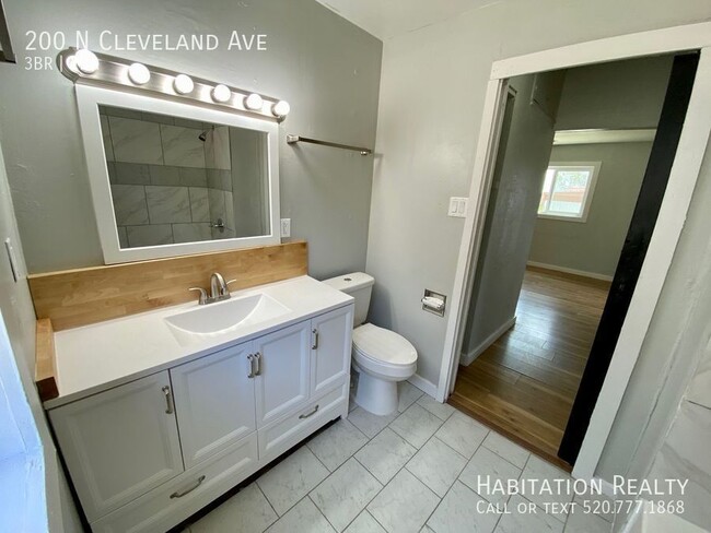 Building Photo - 200 N Cleveland Ave