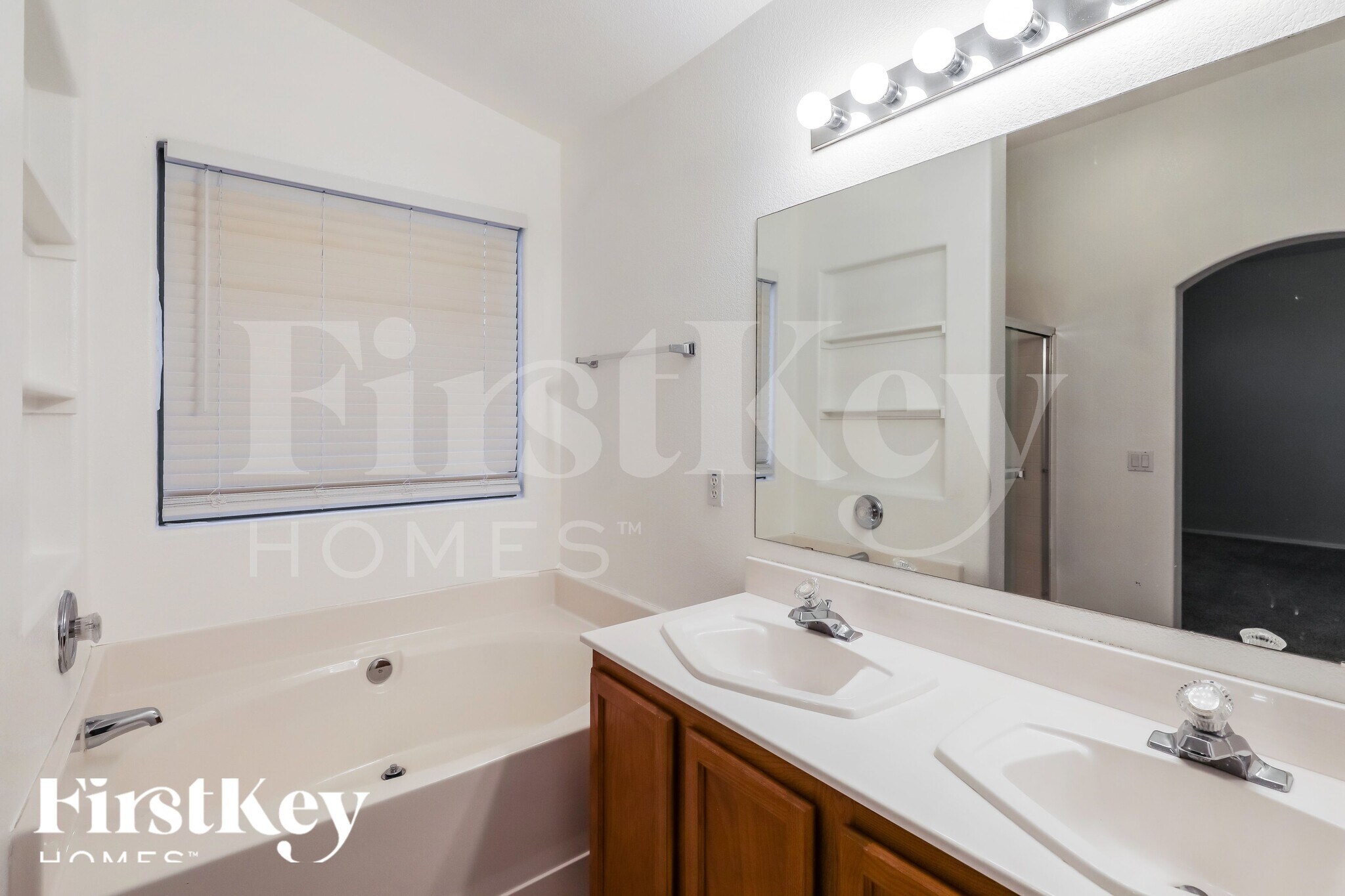 Building Photo - 6951 W Red Rock Dr