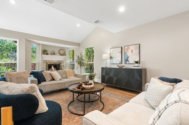 Building Photo - 1936 Foxtail Pl