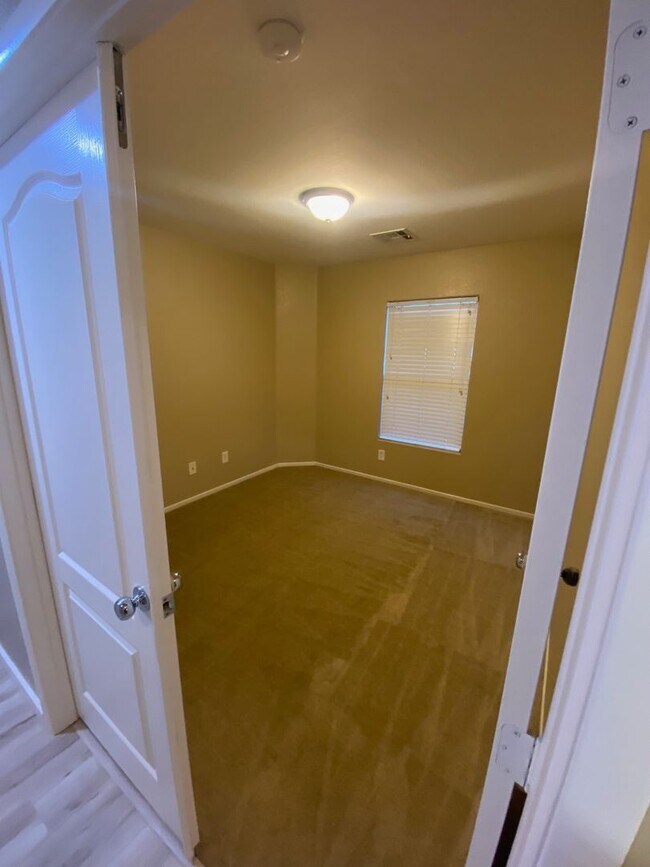 Building Photo - 3408 Conterra Park Ave