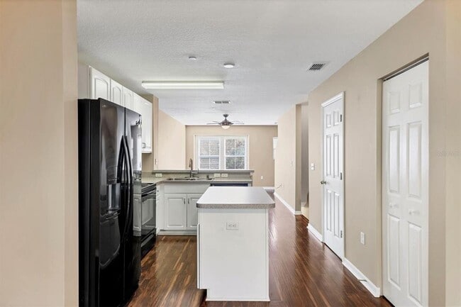 Building Photo - 7322 Black Walnut Way