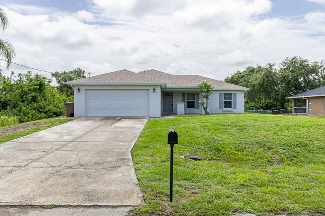 Building Photo - 6012 Thrush Ave