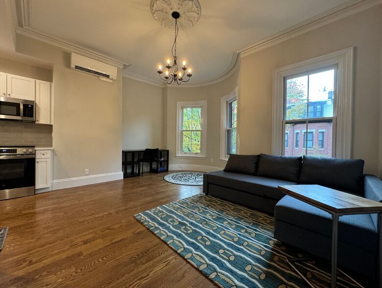 Primary Photo - 15 Worthington St