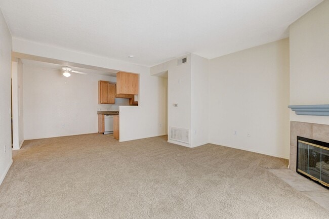 Building Photo - Beautiful 2 Bedroom 2 Full Bath Condo