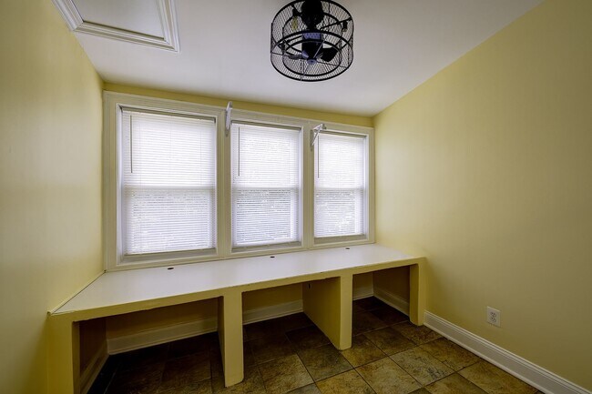 Building Photo - 5518 13th St NW