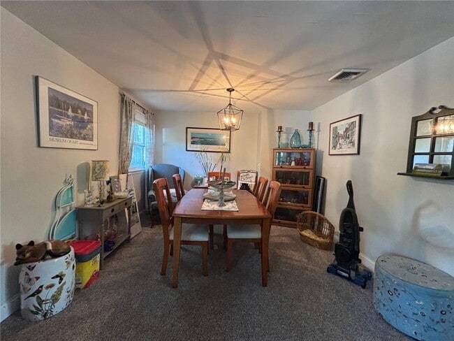 Building Photo - 6 Hickory Ave