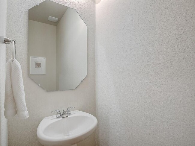 Building Photo - 13700 Sage Grouse Dr
