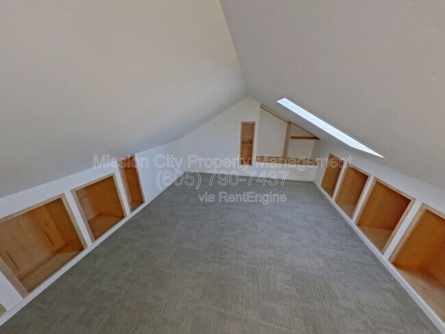 Building Photo - 328 W Pedregosa St