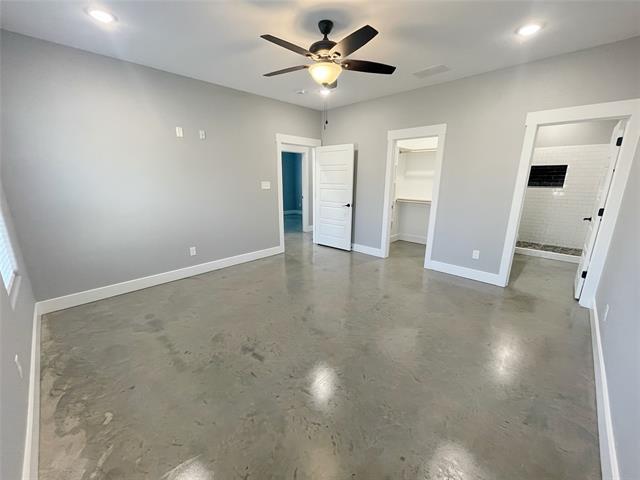 Building Photo - 1215 Oak Dr